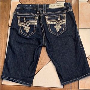 ROCK REVIVALS 27 mid-rise curvy Betty Burmudas